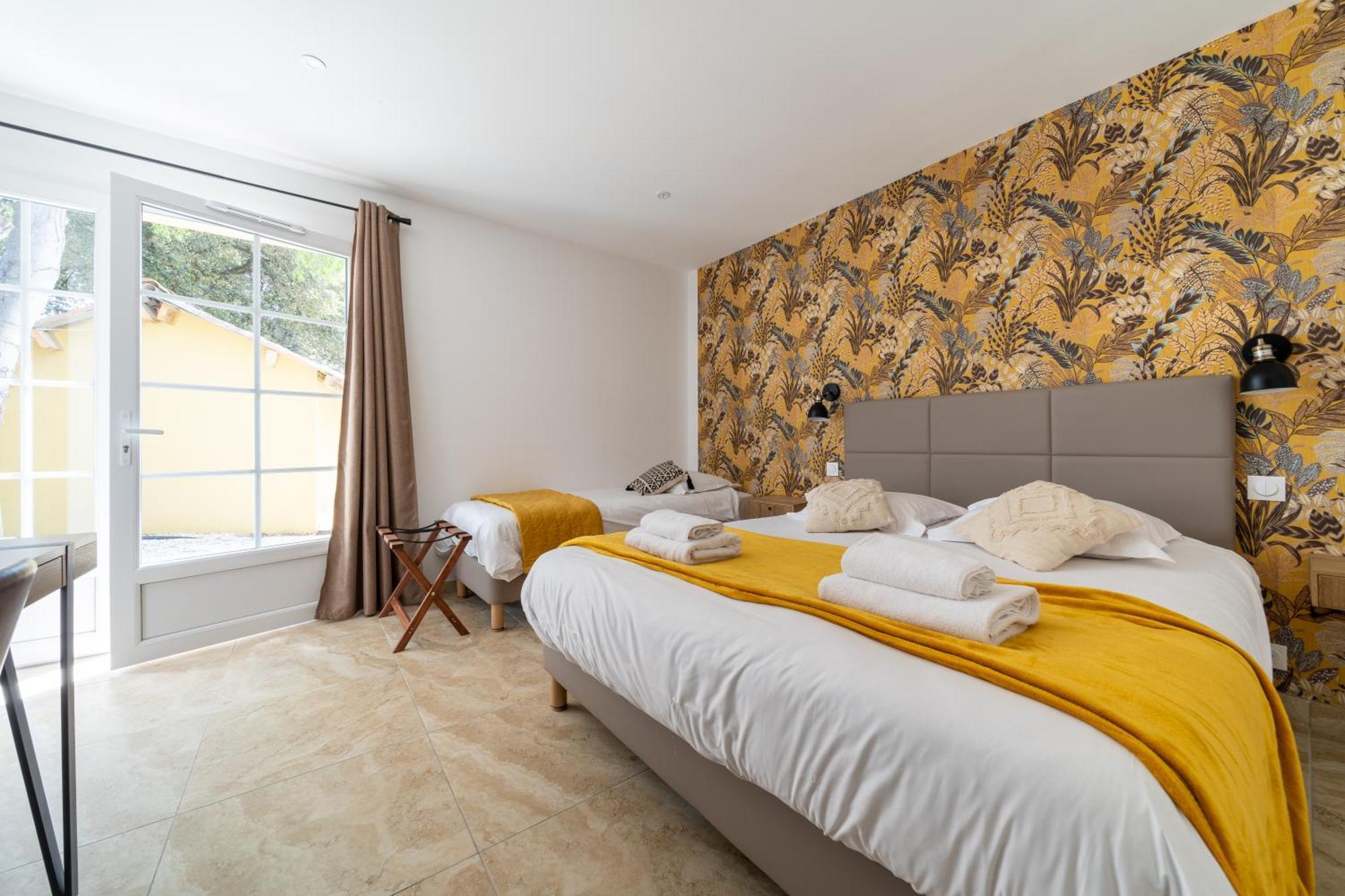 Logis Hotel Le Chene Vert โบลแลน ภายนอก รูปภาพ