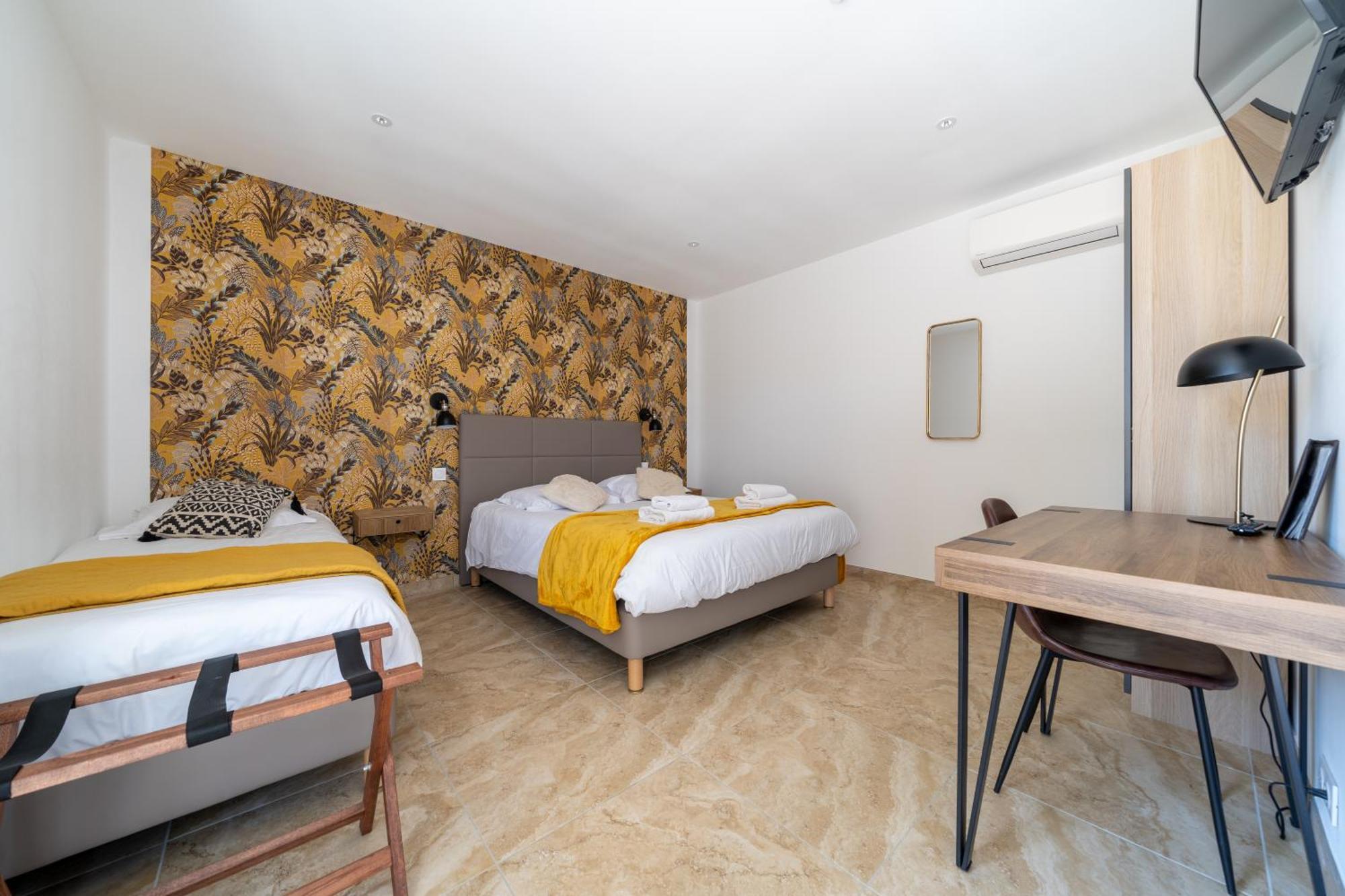 Logis Hotel Le Chene Vert โบลแลน ภายนอก รูปภาพ